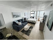 Oceanview studio w/queen bed, pool, tiki bar