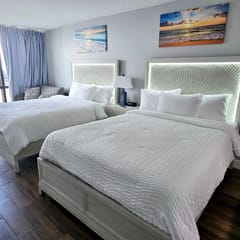 Oceanview 2 Studios adjoining w/pool, kitchenettes