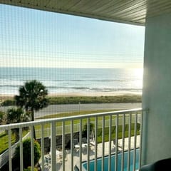2 bdrm Ormond Beachside Luxury Townhouse w/pool