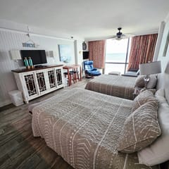 Sunrise Oceanfront 2 Full Studio w/kitchen & pool
