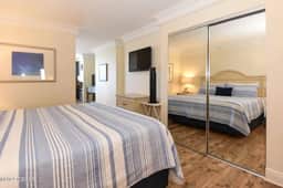 Gorgeous 1 bdrm Daytona Oceanfront balcony & kitch - Image 3