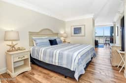 Gorgeous 1 bdrm Daytona Oceanfront balcony & kitch - Image 2
