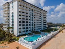 Stylish beach condo 2 bed 2 bath panoramic balcony - Image 2