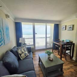 Gorgeous 1 bdrm Daytona Oceanfront balcony & kitch - Image 2