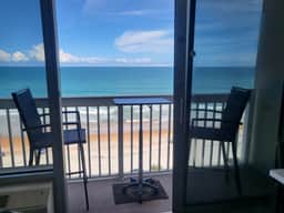 Surf N Sun spectacular oceanfront studio w/balcony - Image 5