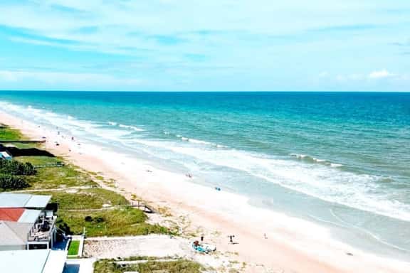 Quiet direct oceanfront 2 bed 2 bath condo w/pool - Image 1