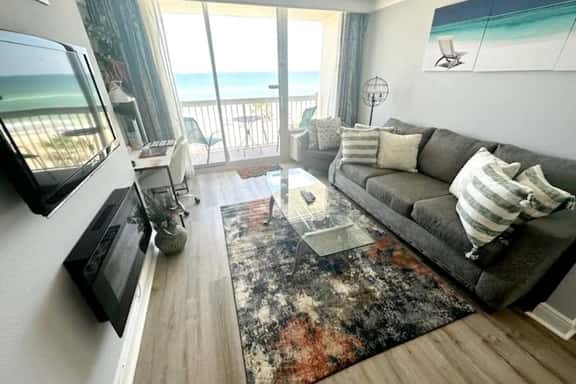 Daytona Beach Oasis Oceanfront balcony 1 bdrm - Image 1