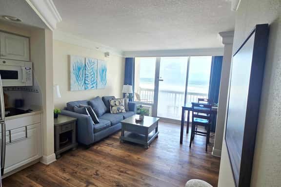 Gorgeous 1 bdrm Daytona Oceanfront balcony & kitch - Image 1