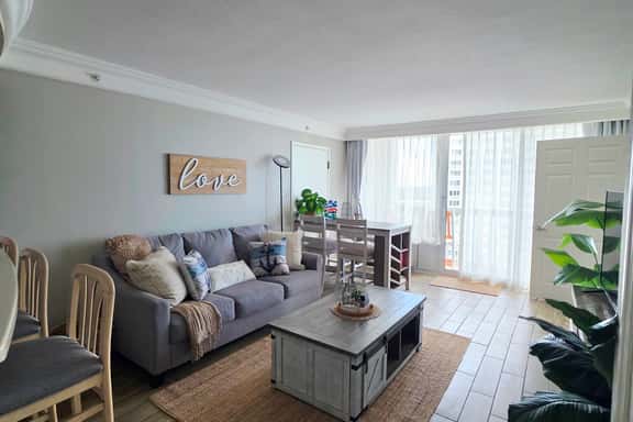 Private balcony ocean view 1 bedroom full kitchen - Image 1
