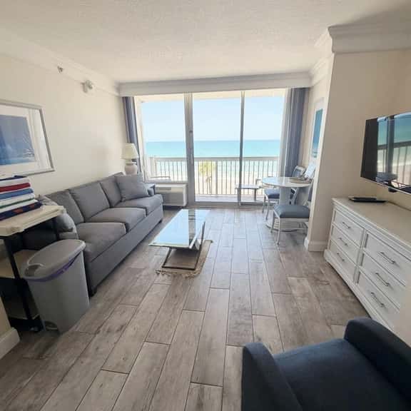 Daytona Beach Resort 1 bdrm family condo w/kitchen - Image 1