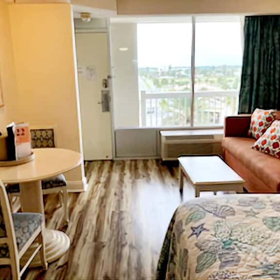 Cozy Daytona King Deluxe Studio - Image 1