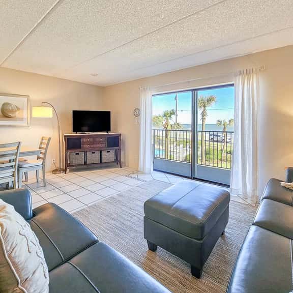 Spacious Ormond Oceanfront 3 bedroom Condo - Image 1