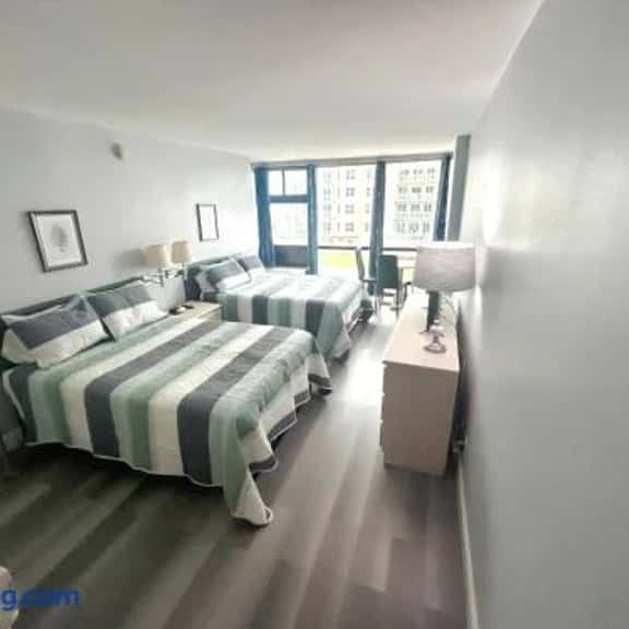 Oceanview Studio w/kitchen, pool, tiki bar - Image 1