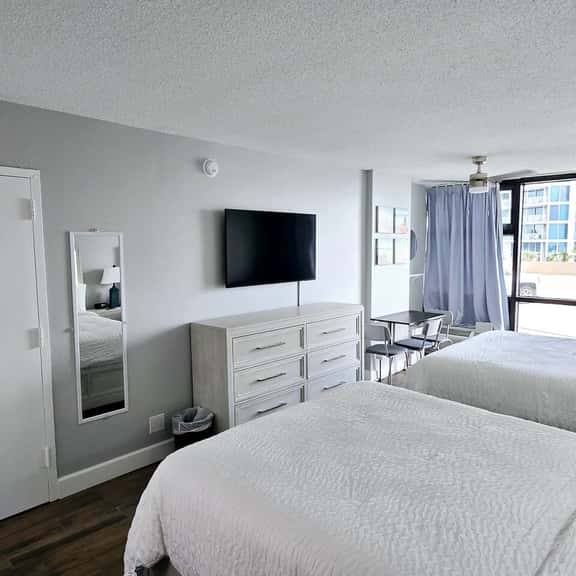 New updated Daytona Oceanview w/kitchenette, pool - Image 1