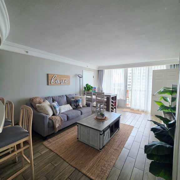 Private balcony ocean view 1 bedroom full kitchen - Image 1