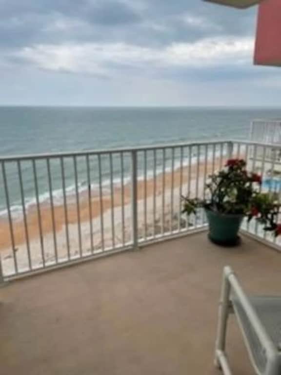 Quiet direct oceanfront 2 bed 2 bath condo w/pool - Image 3