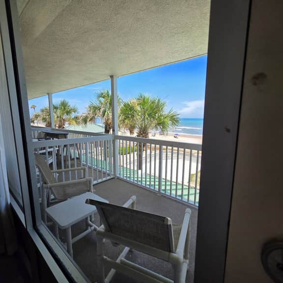 Direct Oceanfront 1 bedroom w/kitchen & balcony - Image 4