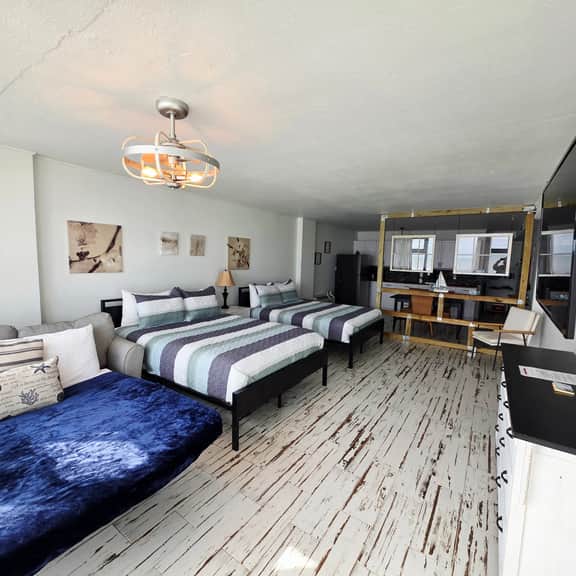 Oceanfront Studio 2 Queen beds kitchenette & pool - Image 5