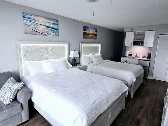 Oceanview 2 Studios adjoining w/pool, kitchenettes - Image 4
