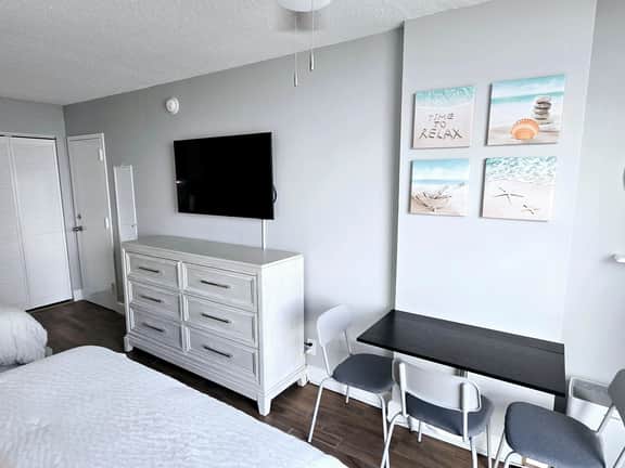 Oceanview 2 Studios adjoining w/pool, kitchenettes - Image 3