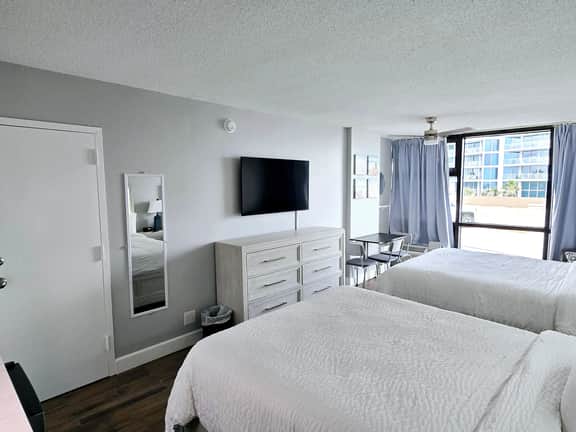 Oceanview 2 Studios adjoining w/pool, kitchenettes - Image 2