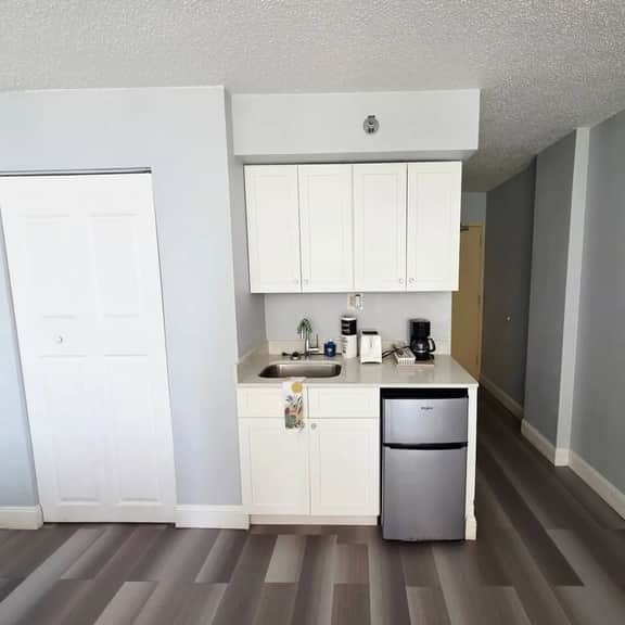 King Oceanview Studio w/pool & kitchenette - Image 5
