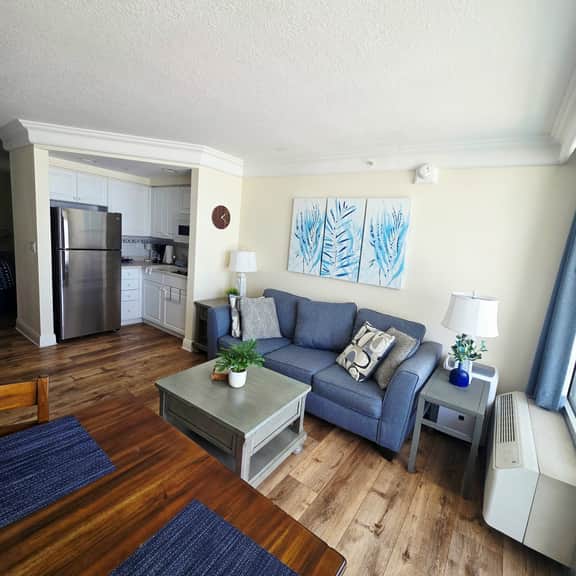 Gorgeous 1 bdrm Daytona Oceanfront balcony & kitch - Image 4