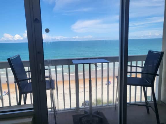 Surf N Sun spectacular oceanfront studio w/balcony - Image 2