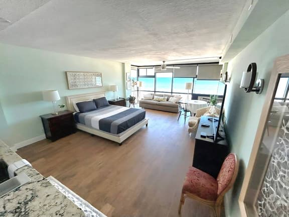 Spectacular Oceanfront Studio w/kitchenette - Studio - Image 1